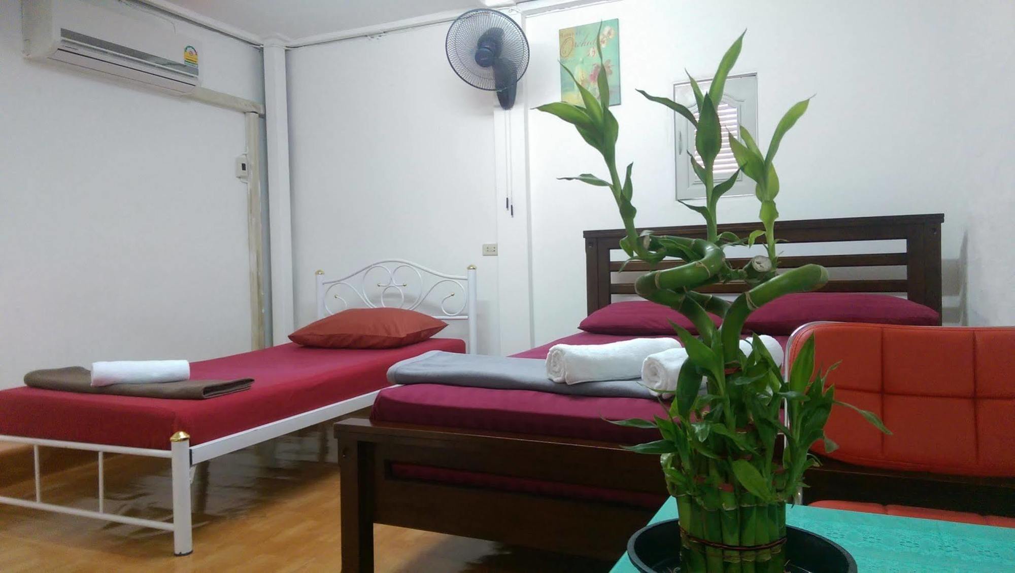 Mint Hostel Bangkok Exterior foto